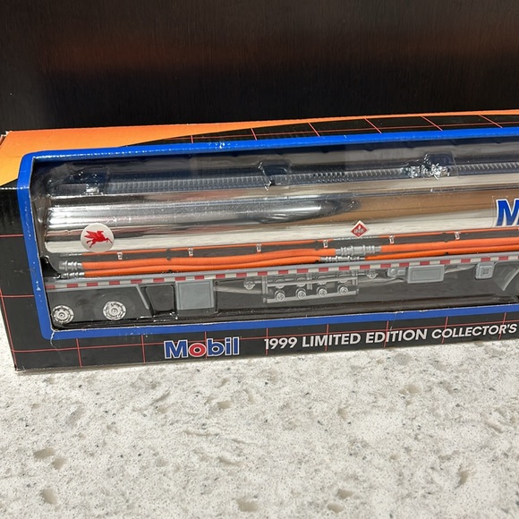 Mobil 1999 Limited Edition Collectors Toy Tanker Truck.  Authentic Engine Sounds - Picture 3 of 13